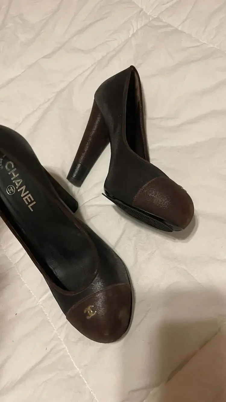 Chanel Black and Brown Suede CC Cap Toe Block Heel Pumps Size 37.5